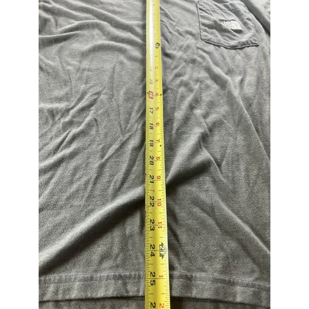 The North Face Shirt Mens Medium Gray Short Sleeve Pocket Tee Lightweight Casual